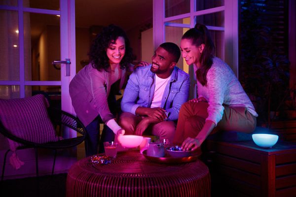 Candeeiro Inteligente Philips Hue Go V2 WCA LED Wi-Fi Online now